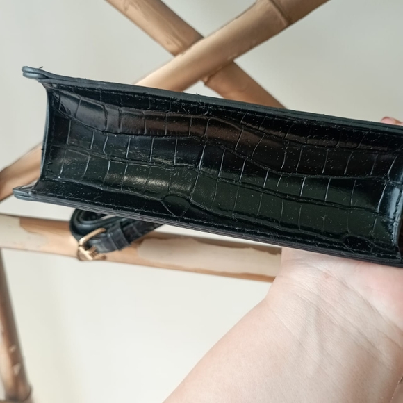 Black Croc Pocket Sling Bag - Picture 13 of 14